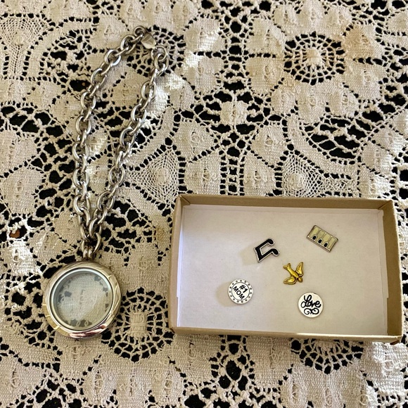 💥Stainless Steel 5 Charm Locket Bracelet💥 - Picture 2 of 9